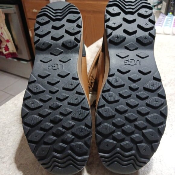 Ugg Adirondack III Boots/size 10 - Picture 3 of 6